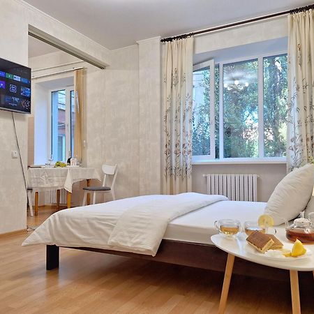 Один Каштан Мережа Alex Apartments Безконтактне Заселення 24-7 Poltava Exterior foto