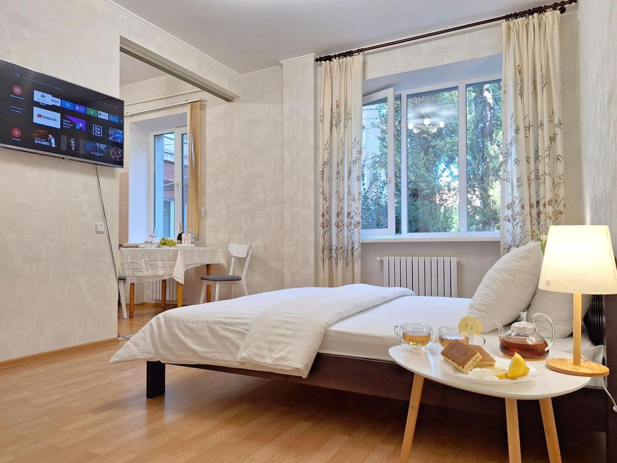 Один Каштан Мережа Alex Apartments Безконтактне Заселення 24-7 Poltava Exterior foto